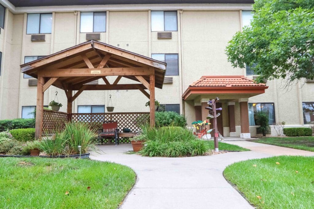 Exterior image of Sedgwick Plaza's outdoor courtyard.